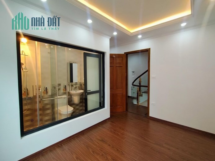 NHÀ MẶT NGÕ TẠI BỒ ĐỀ 38M2; 5 TẦNG CHỈ VỚI GIÁ 5,9 TỶ.