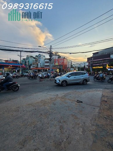 MS643- Mặt Tiền Ngã 3 Trường Chinh - Tân Bình- Đường trước mặt rộng 10m gần 40m2 giá hơn 8 tỷ -