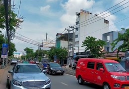 KHÁCH SẠN 7 TẦNG PHAN VĂN HỚN TRƯỜNG CHINH -THUÊ 100 TRIỆU THÁNG