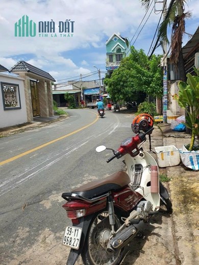 NHÀ TÂN XUÂN -TRUNG CHÁNH SONG HÀNH-MẶT TIỀN KINH DOANH - ĐƯỜNG NHỰA -160M NHỈNH 6 TỶ.