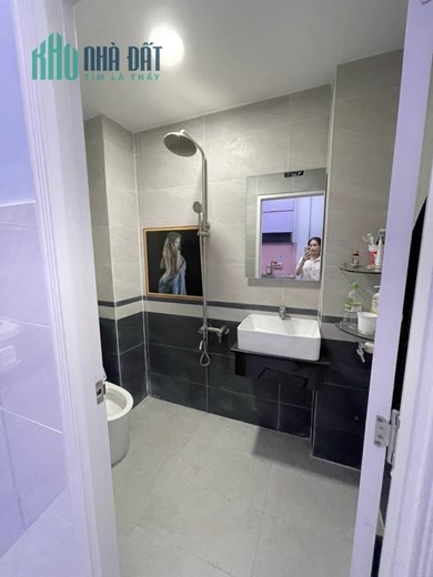 NHÀ KẾ BÊN HIMLAM, QUẬN 7, NHÀ MỚI ĐẸP, 4.3X22,m,  LỘ 4m, 15m RA LỘ Ô TÔ, CHỈ NHỈNH 5 TỶ