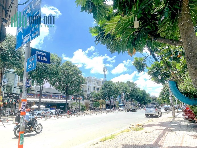 🏡 Bán nhà Mặt Tiền kinh doanh - 4 tầng - Khu phân lô Tên Lửa - 80m2 - 12 tỷ