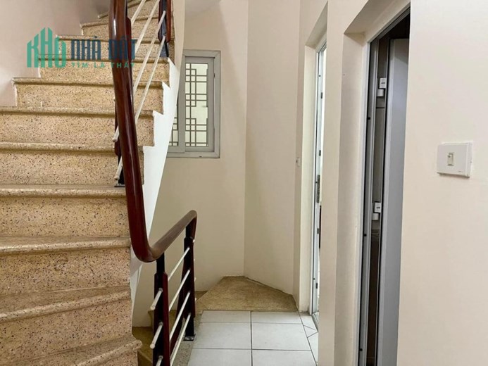 CC BÁN NHÀ MINH KHAI 40M2- 4T Ô TÔ 20M Ở LUÔN SỔ ĐỎ GIÁ CHỈ 3T TỶ 65