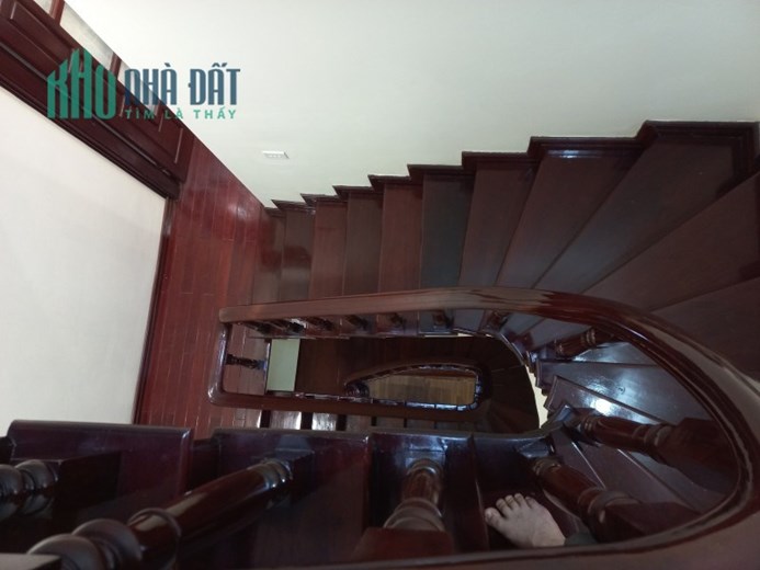NHÀ ĐẸP TRUNG TÂM PHỐ BỒ ĐỀ, GARA Ô TÔ, NHÀ MỚI ĐẸP, AN SINH ĐỈNH.