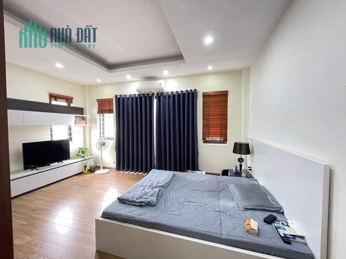 bán nhà lô góc Ngọc Lâm-Nguyễn Văn Cừ, 65m² x 5tầng, gara, full nội thất