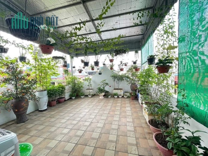 bán nhà lô góc Ngọc Lâm-Nguyễn Văn Cừ, 65m² x 5tầng, gara, full nội thất
