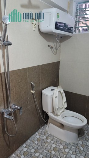 Cho thuê nhà ngõ Cầu Giấy 65m2.