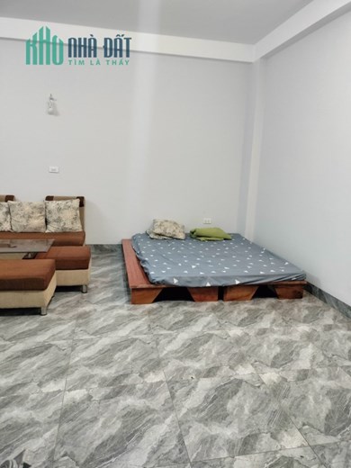 Cho thuê nhà Hoàng Hoa Thám Ba Đình 50m2.