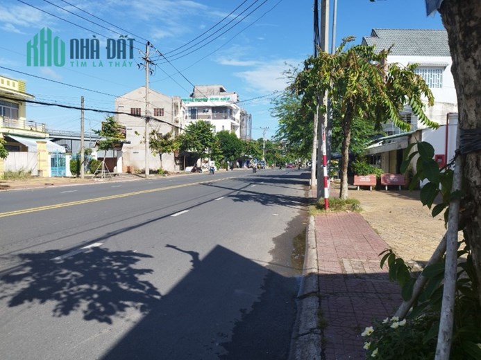 Cho thuê nhà nguyên căn 1 trệt 2 lầu đường Nguyễn Tất Thành Phường 1 Sa Đéc, Đồng Tháp.