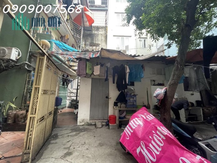 Cơ hội đầu tư đất vàng - Bán đất tặng nhà Phố Thái Thịnh, DT 304m2, MT 10m, 2 Tầng cũ giá 22,5 tỷ