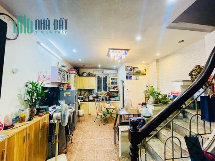 Bán nhà riêng Pháo Đài Láng quận Đống Đa diện tích 50m 5 tầng gần phố ở ngay 4.15 tỷ lh 0817606560