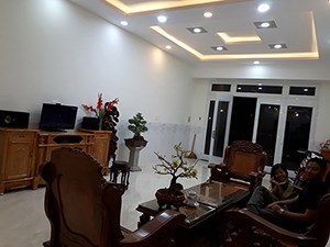 Chính chủ cho thuê nhà nguyên căn 1 trệt 2 lầu.Đường D4