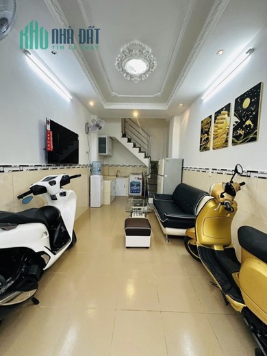 CHO THUÊ nhà 3 tầng Hai Bà Trưng Quận 3 – Giá thuê 13 triệu/tháng 2PN 2WC gần cầu Kiệu khu an ninh