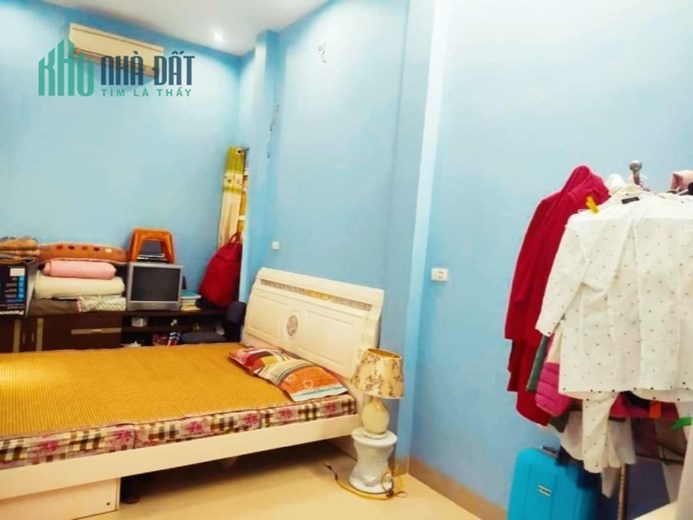 BÁN NHÀ PHỐ PHƯƠNG MAI, SIÊU PHẨM 10M Ô TÔ TRÁNH - NHÀ ĐẸP Ở LUÔN -KHU VỰC HIẾM, NGÕ THÔNG