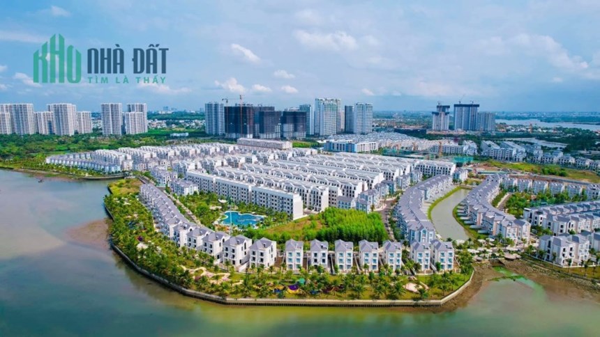 Cực Rẻ, Căn shophouse Đối diện công viên trường học Vinhomes, 28.1 tỷ, 162m2, 5 Tầng