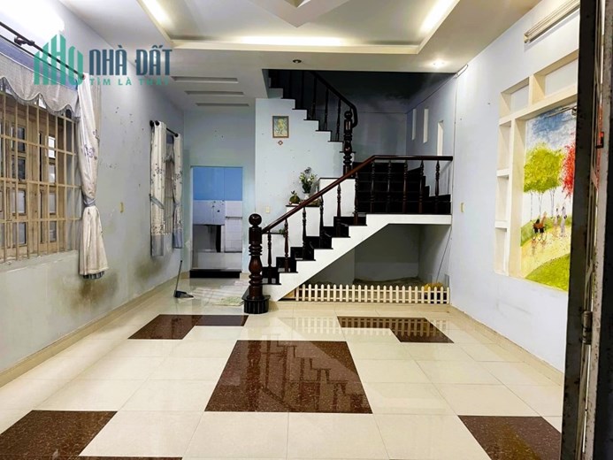 Cho thuê nhà 1T1L 3pn đường 4 Linh Tây
