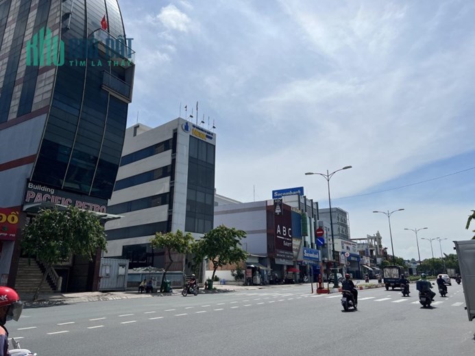 Bán nhà Mặt tiền Lê Văn Việt - ngay Nguyễn Văn Tăng - Quận 9, DT: 5x20m, Cấp 4, 13.8 tỷ (TL)