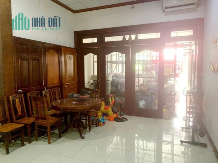 Bán nhà Mặt tiền Lê Văn Việt - ngay Nguyễn Văn Tăng - Quận 9, DT: 5x20m, Cấp 4, 13.8 tỷ (TL)
