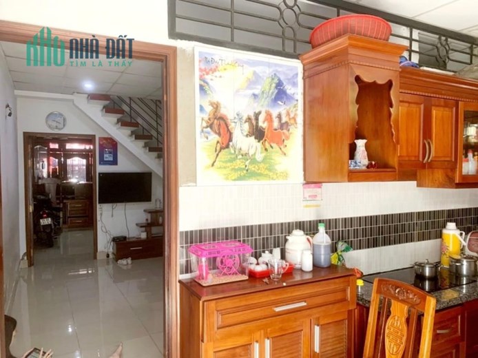 Bán nhà Mặt tiền Lê Văn Việt - ngay Nguyễn Văn Tăng - Quận 9, DT: 5x20m, Cấp 4, 13.8 tỷ (TL)