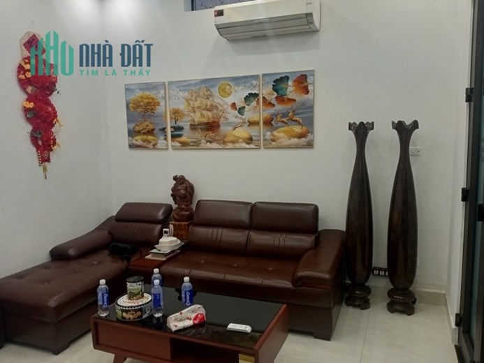 Bán nhà Tôn Đức Thắng 40m2 4 tầng, mt 4m, 2 thoáng, 3 gác đỗ cửa, 4.1 tỷ