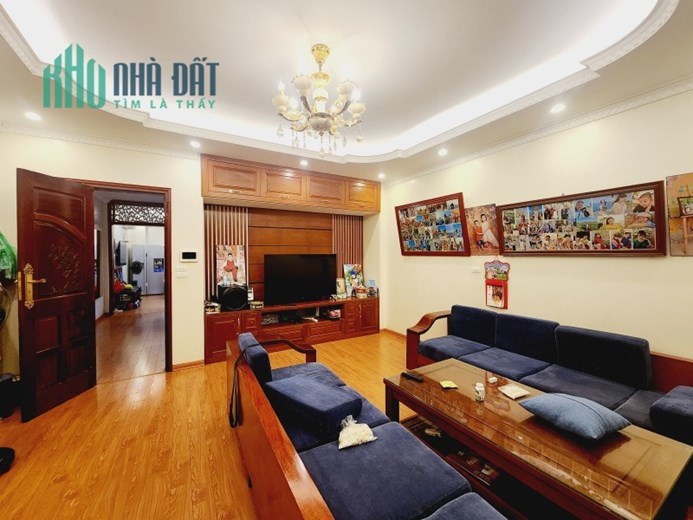 Bán nhà đẹp Thái Hà 35m2 x 4 tầng, mt 5m, oto đỗ cửa, 2 thoáng, 4.5 tỷ