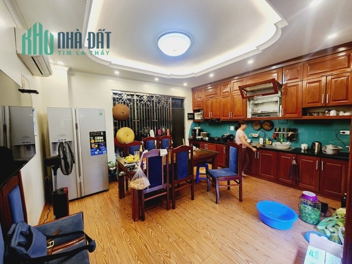 Bán nhà đẹp Thái Hà 35m2 x 4 tầng, mt 5m, oto đỗ cửa, 2 thoáng, 4.5 tỷ