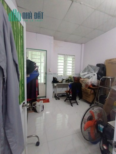 Bán căn nhà chính chủ ngay đường Lê Văn Lương gần Sài Gòn Villa