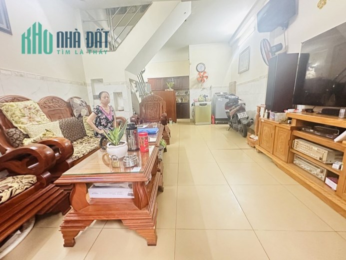 Bán Nhà Hồng Lạc Tân Bình, 3 Tầng BTCT, 4PN, 3WC,  Hẻm Nhựa Xe Hơi, Sổ Hồng, Nhỉnh 3 Tỷ