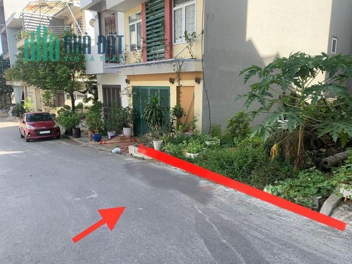 BÁN CẮT LỖ MẢNH ĐẤT HÀ NỘI - 60M - 1 TỶ 4 - SỔ ĐỎ - ĐƯỜNG Ô TÔ TRÁNH NHAU