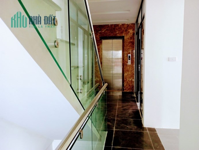 Bán tòa nhà văn phòng 8 tầng mặt phố Vũ Phạm Hàm, Cầu Giấy, 120m2, MT 7m, 65 tỷ