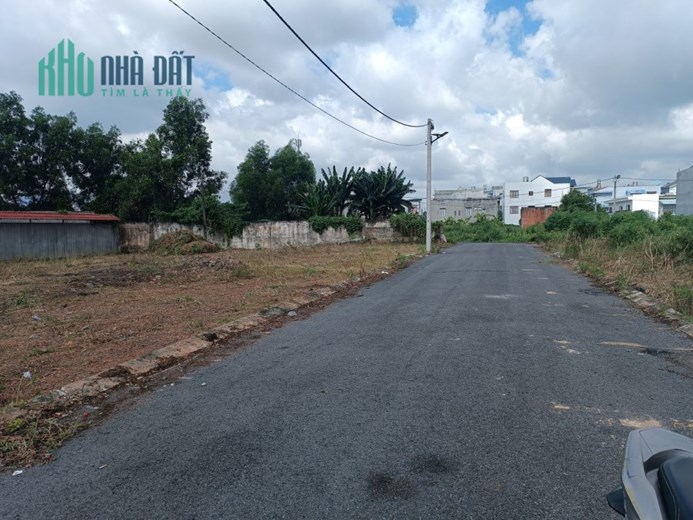 Bán đất 100m2 cực đẹp giá đầu tư cực tốt gần chợ Hóa An, SHR thổ cư 100%, đường 2 xe hơi