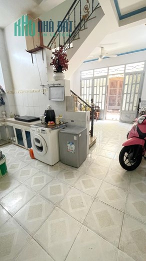 Nhà góc 2 tầng hẻm thông 4m đường Âu Dương Lân P3 Q8