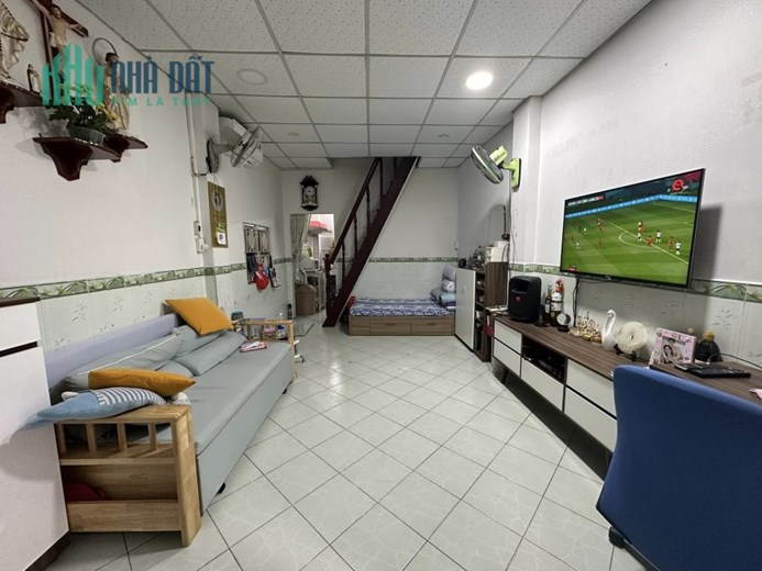 TRUNG TÂM Q3- NHÀ LÝ CHÍNH THẮNG- DIEN TÍCH 32M2- 4X8M- CHỈ 3.3 TỶ