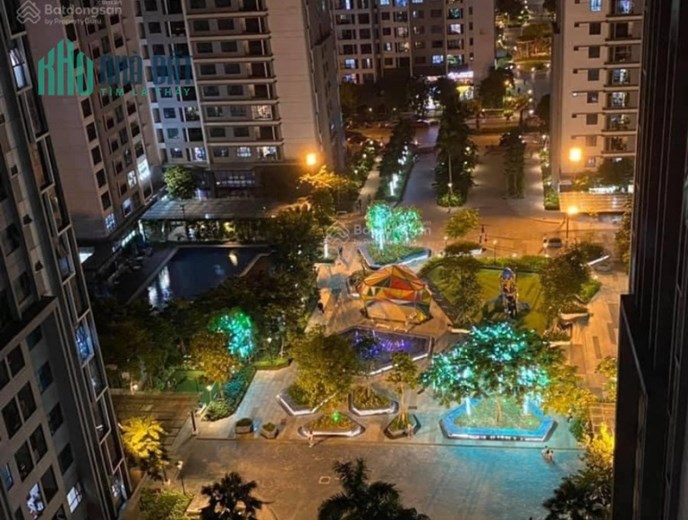 Chính chủ! Bán gấp căn góc R2 Goldmark City, tầng 10, 3PN, đủ nội thất, giá: 3.95 tỷ. LH 0975 553