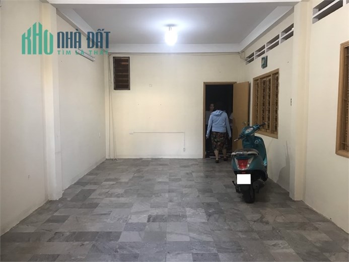 Cho thuê nhà 1 trệt 2 lầu cạnh ngã tư giếng nước, tpvt