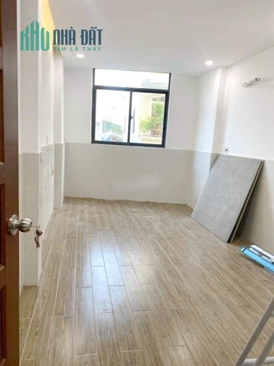 Nhà thuê Hẻm ôtô 4 tầng Nguyễn Biểu P2Q5 giá 13tr5