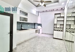 Nhà thuê Hẻm ôtô 4 tầng Nguyễn Biểu P2Q5 giá 13tr5
