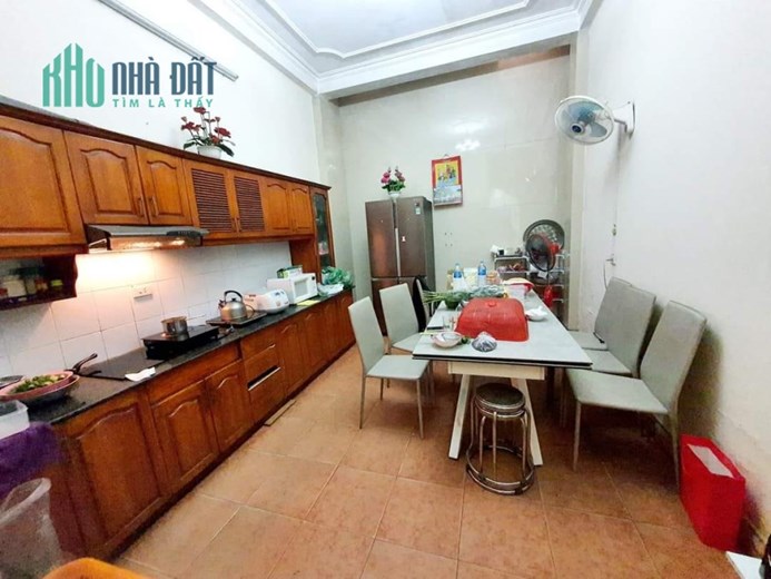 Bán nhà Ngõ 116 Nguyễn Xiển, sát phố, ô tô tránh, kinh doanh, ở ngay, 62m*5T, nhỉnh 12 tỷ