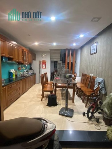Bán nhà phân lô Hoàng Quốc Việt Cầu Giấy 40m2 5 tầng kinh doanh ngõ thông chỉ 10 tỷ