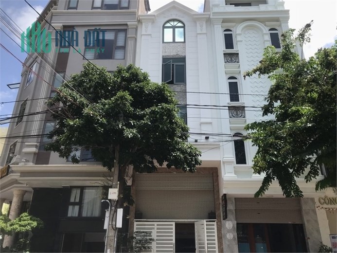 Cho thuê nhà mới đẹp 1t3l trục chính kđt chí linh, tpvt