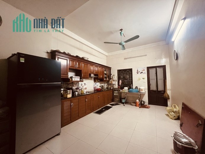 Bán GẤP! Nhà 4 tầng dân xây khu P/lô Đức Giang, ngõ ô tô, DT 65m2, MT 3.9m, giá 6.2 tỷ
