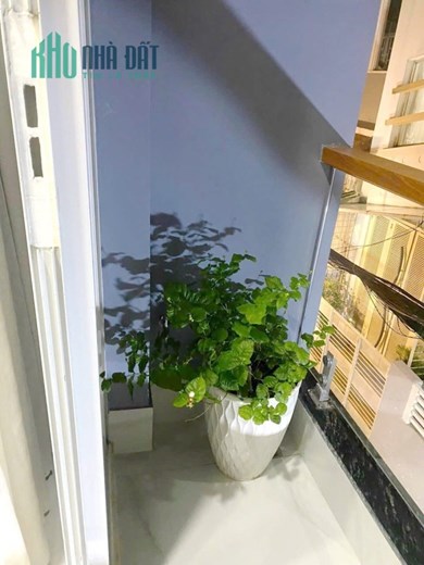 Nhà mới 3 tầng Nguyễn Trãi Phường 2 Quận 5 giá 18 Triệu