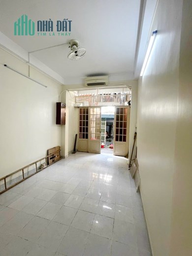 Nhà bán 3 Tầng hẻm thông 51 Cao Thắng P3Q3 - Giá : 5 Tỷ 580 Triệu (TL)