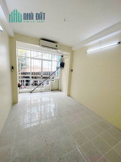 Nhà bán 3 Tầng hẻm thông 51 Cao Thắng P3Q3 - Giá : 5 Tỷ 580 Triệu (TL)