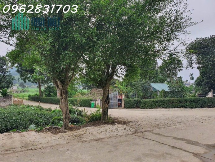 chủ cần tiền bán nhanh lô đất 900m xe oto tải tránh nhau giá cắt lỗ