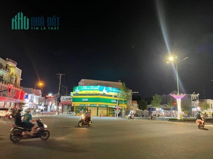 CHÍNH CHỦ CẦN BÁN NHANH Căn Nhà Mặt Phố Góc 2 Mặt Tiền Trục Chính TP Phan Thiết