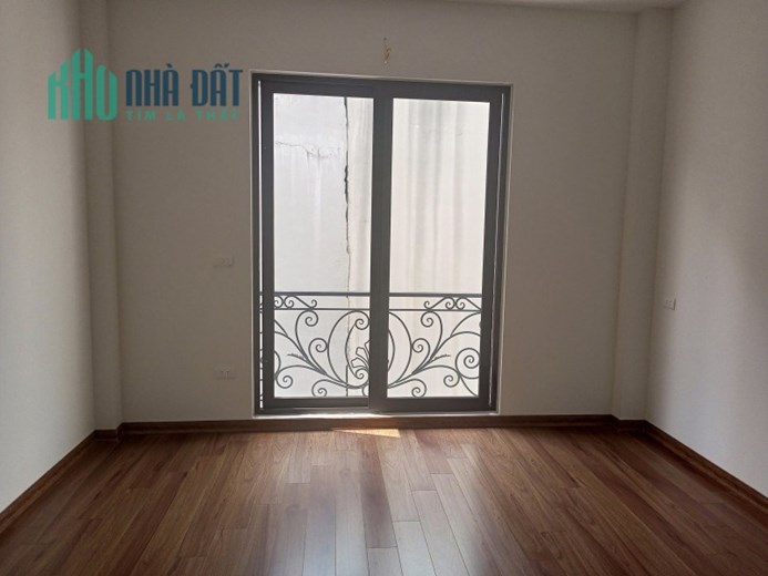 Nhà 4 tầng mới kính koong phố Tư Đình, ô tô cách 10m, DT 58m2, MT 3.8m, nhỉnh 4 tỷ
