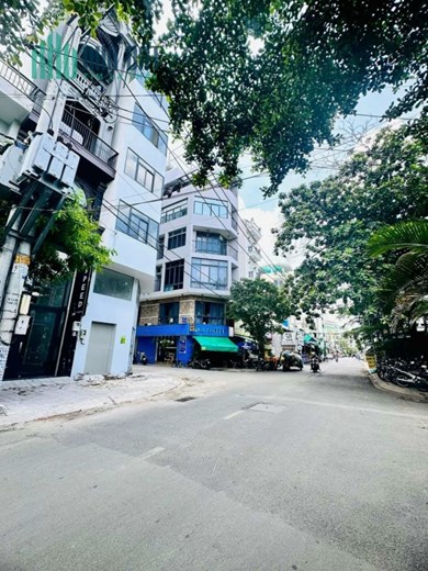 BÁN  ĐẤT TẶNG KHU VUI CHƠI GIẢI TRÍ KARAOKE - TRUNG TÂM GÒ VẤP.ĐƯỜNG LÊ LAI. 365M2. GIÁ TỐT