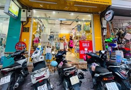 Chuẩn bị sinh bé không có thời gian quản lý shop nên m cần sang nhượng cửa hàng quần áo trẻ em ạ