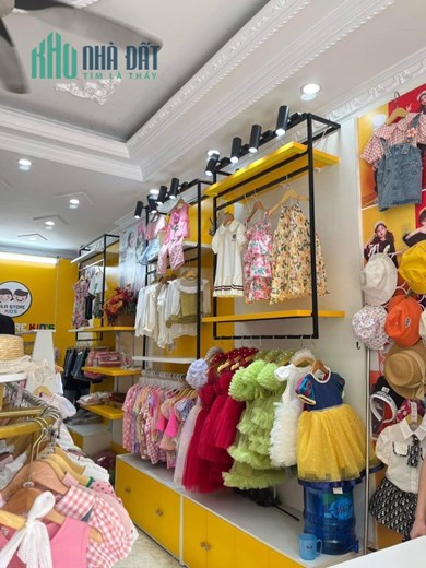 Chuẩn bị sinh bé không có thời gian quản lý shop nên m cần sang nhượng cửa hàng quần áo trẻ em ạ